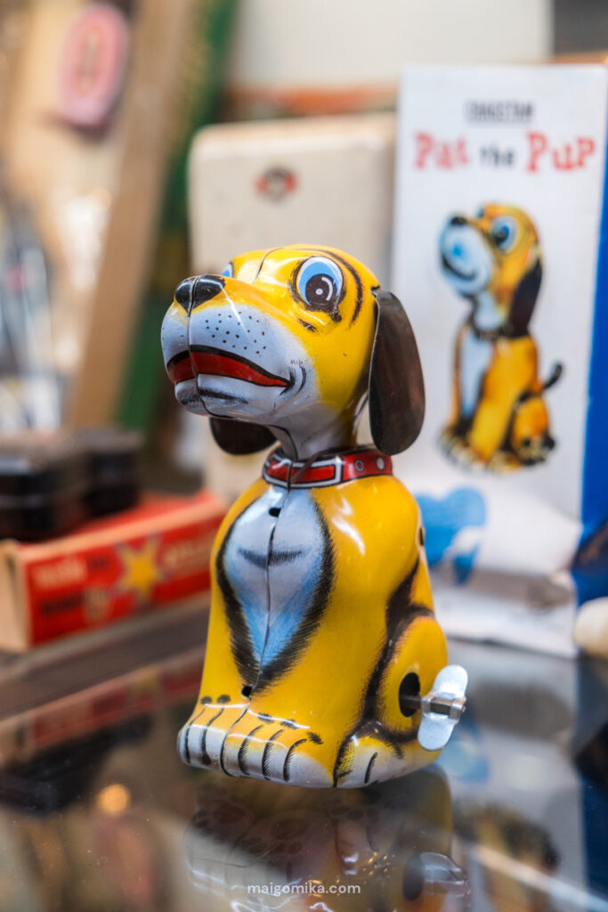 A retro dog figurine at Showa themed museum in Japan.